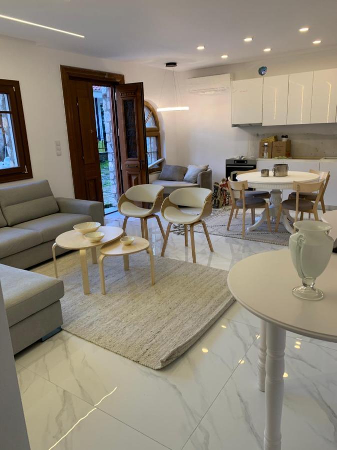 οικια αποζαρι μεγαλη περσα Apartment